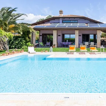 Villa Sara San Costanzo